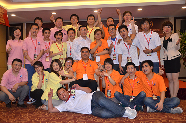 Jury, 26th, 2013 YSE company staffs attended 《cohesion》outward bound.
