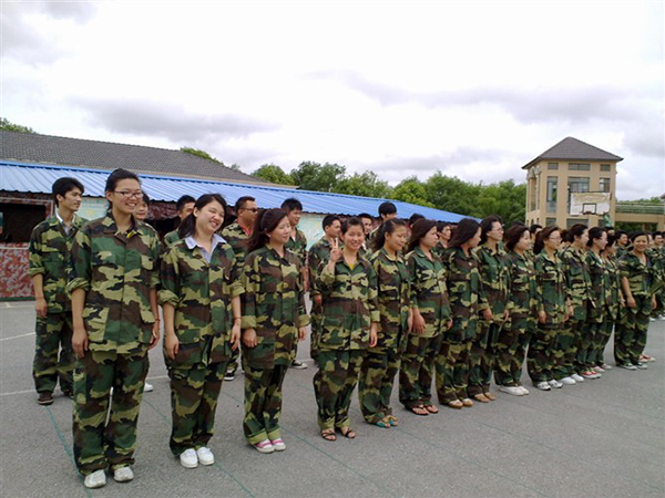 May, 12th 2013, YSE company staffs participated in annual military training.